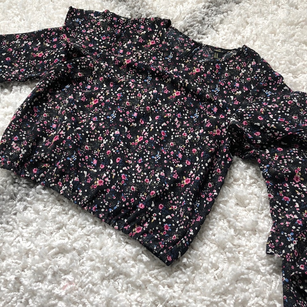 Floral Ruffle Blouse - Picture 3 of 4